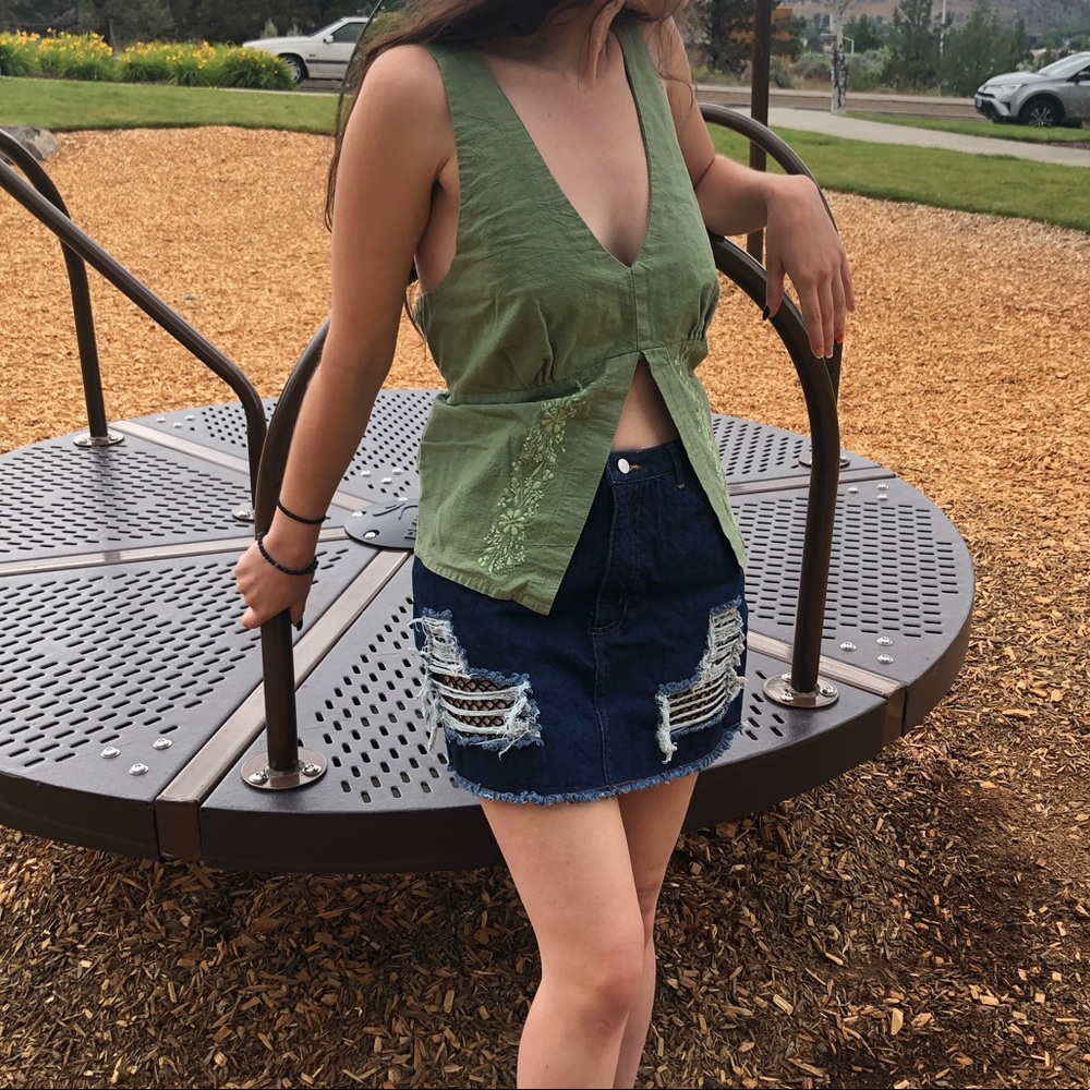 SOLD Swingin 60s Belly Tank 🤪